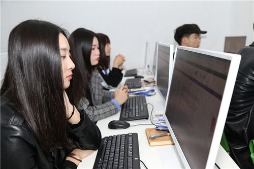 我想发明一所计算机学校