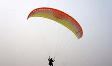 第一次坐滑翔伞