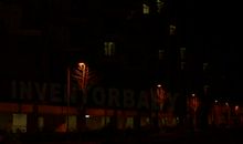 下一盏路灯也很亮