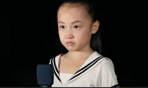 偷偷喷妈妈的香水
