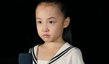 偷偷地喷妈妈香水