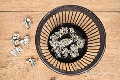 皱巴巴的钱