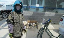 烈日下的清洁工