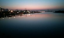 家乡的湖滨公园