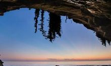 沐浴在阳光下的我们