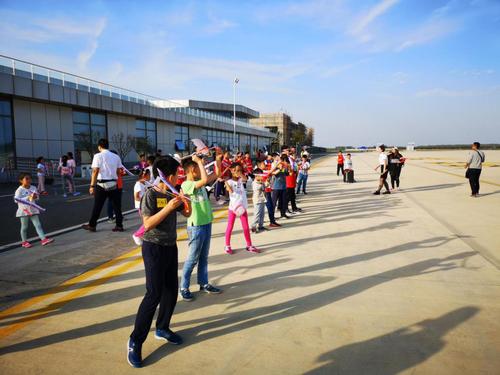 “小伞兵”旅行