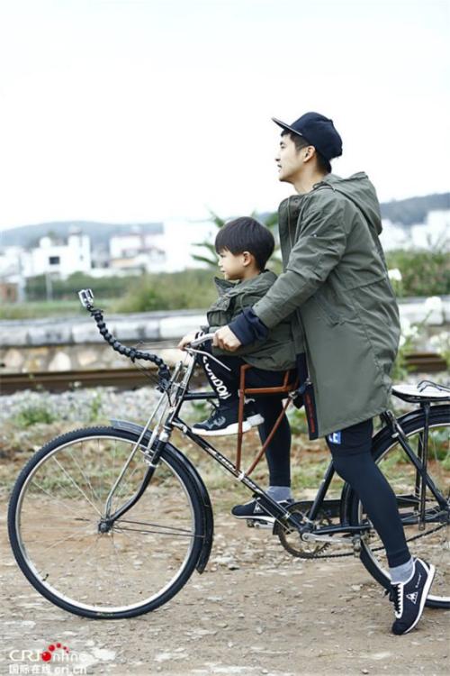 爸爸教我骑自行车