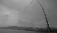 难忘那雨，难忘那人