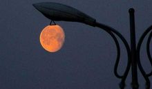 谁是照亮我们的明灯