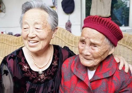 祖先在烛光下