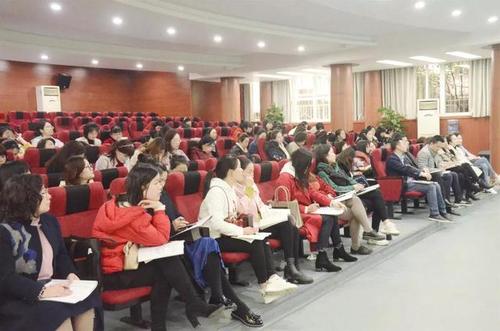 中文老师的新装