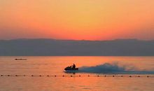 行走在那一抹月色中