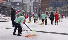 雪中身影感动了我