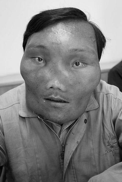 他是谁
