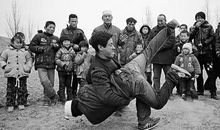 别开生面的拔“尺”比赛