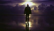 他在前，我在后