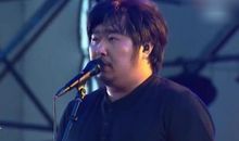 那一刻，我被深深地感动了