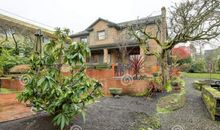 待到雨时，美丽开始