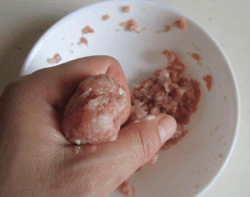 擦肉丸