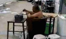 那时，我怔住了