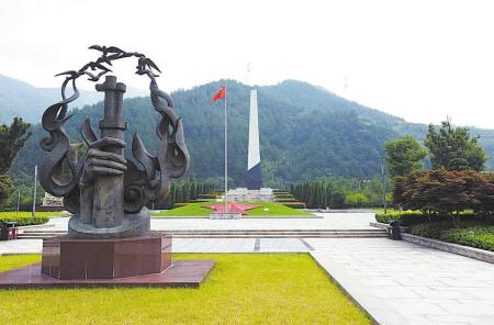 参观张村烈士陵园