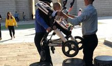 用爱撑起一片天