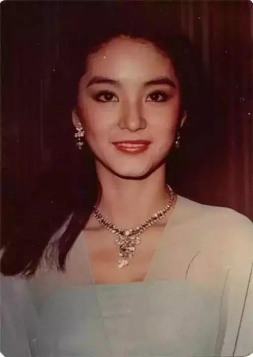 追求完美的她