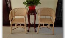 梧桐树下旧藤椅