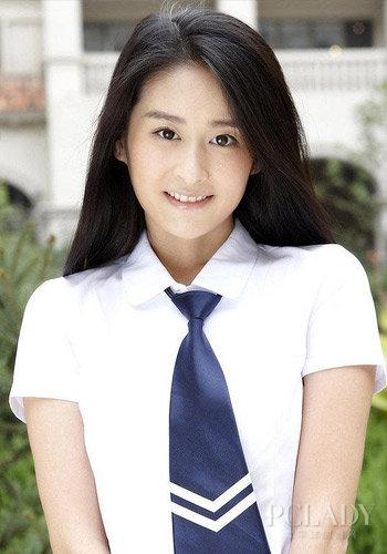 在同一张桌子上的“女神”