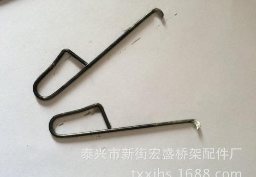 燕子藏在耳朵里