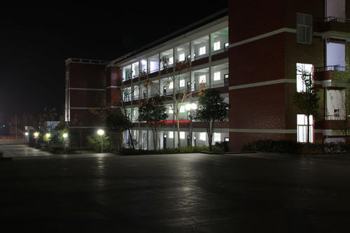 校园夜景