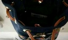 站在水桶里的丁丁