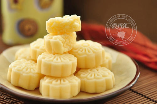 浓稠的乳白色香气
