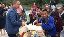 与爷爷奶奶同行