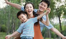 快乐的三口之家