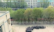 晚课回家道路上