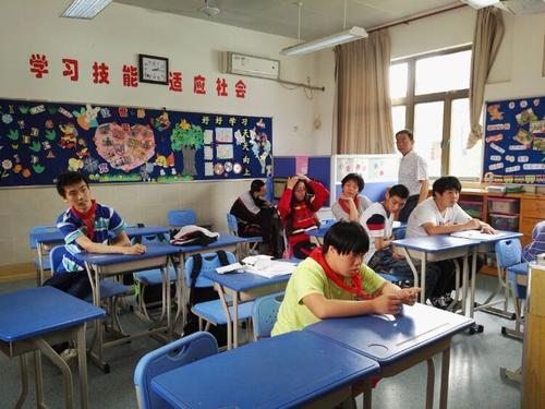 教室里的一点点触摸