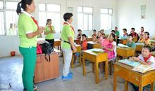 图书馆中的微笑