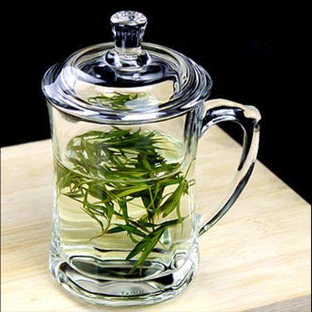 水杯和茶杯