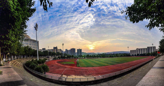 在校园里，那些五彩缤纷的风景