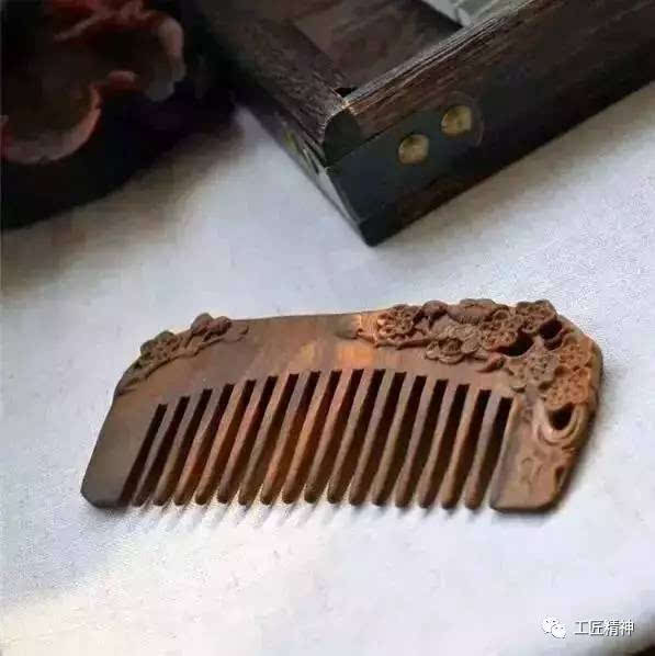 奶奶的木梳