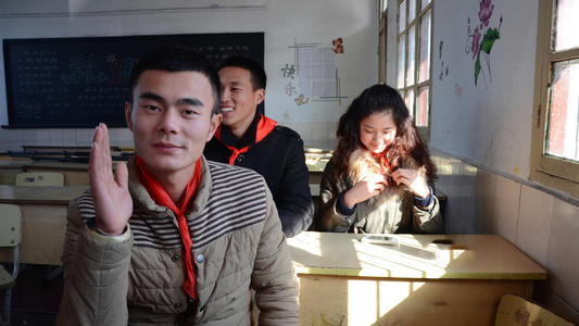 初中在同桌第一次