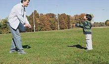 爸爸教我踢足球