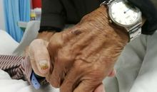 我要紧紧握住你的手