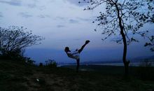 一路奋斗，一路欢笑