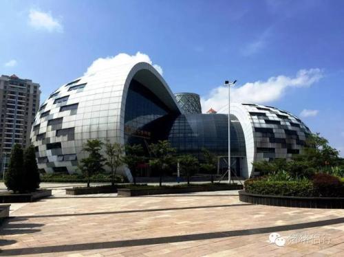 参观防城港市博物馆