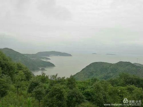 攀登顶峰山
