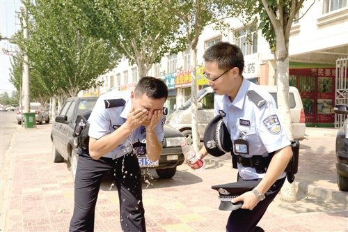 烈日下的“守护者”