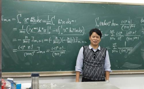 严格而幽默的数学老师
