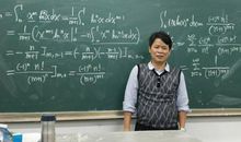 严而幽默的数学老师